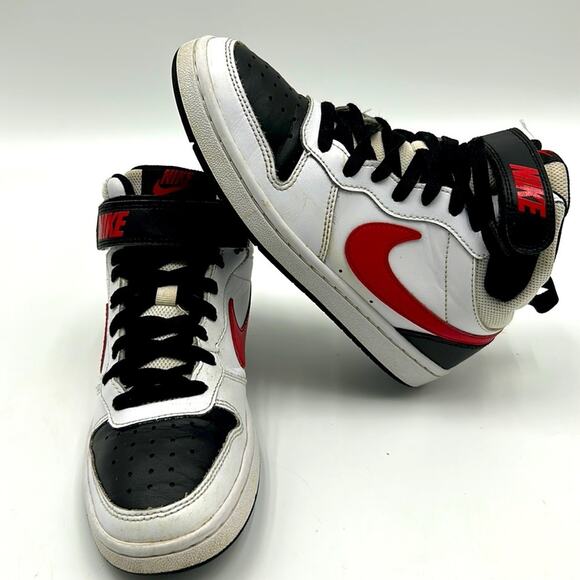 NIKE COURT BOROUGH MID 2 ll YOUTH SIZE 4Y WHICH IS WOMEN SIZE 5.5 BLACK RED - Picture 1 of 11